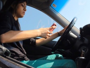 It-Can-Wait-Houstons-anti-texting-campaign-Bellaire-winning-video-girl-texting-and-driving_084312