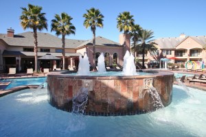 Apartments in West Houston, Texas - Pool with Fountains 