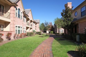 Apartment Rentals in West Houston, TX - Exterior Apartment Buildings with Brick Walkways