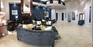 Apartments in West Houston, Texas - Clubhouse Entrance Lobby