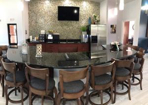 Apartments in West Houston, Texas - Clubhouse Kitchen with Breakfast Bar